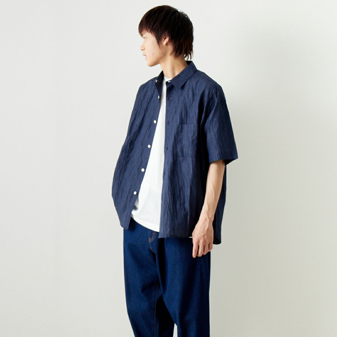 SLICK [スリック] リネンワッシャーレギュラーシャツ [5255863] 210 NAVY &&モデル身長：182cm 着用サイズ：2&&