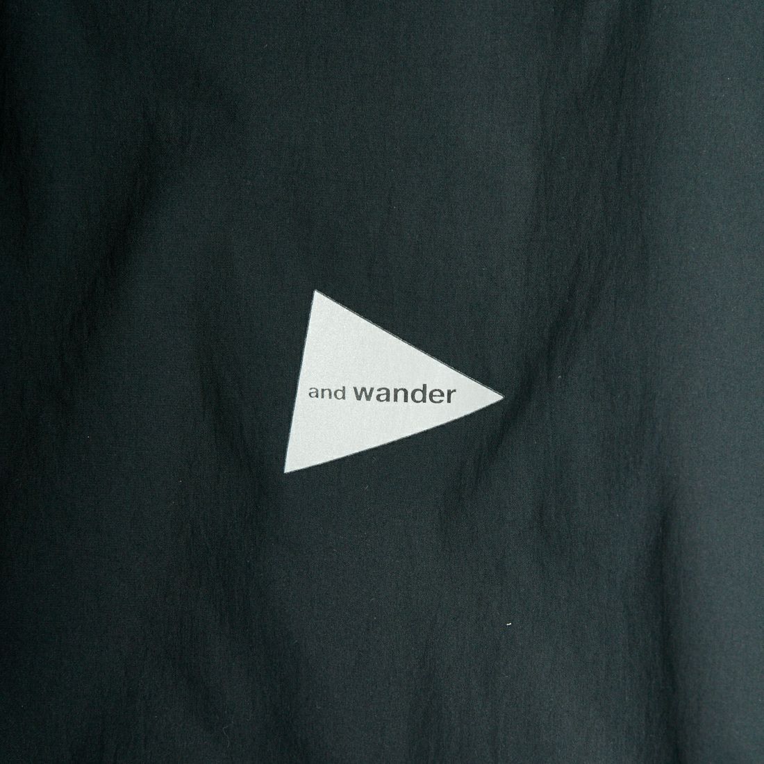 and wander [アンドワンダー] UVカット ストレッチショートスリーブTシャツ [5744183158] BLACK &&モデル身長：179cm 着用サイズ：XL&&