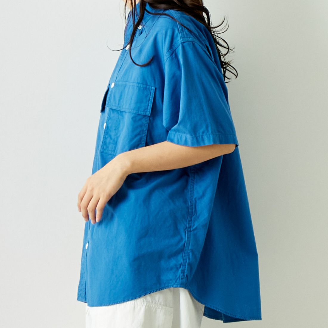 THE NORTH FACE PURPLE LABEL [ザ ノースフェイス パープルレーベル] ボタンダウンフィールドシャツ [NT3416N] BL BLUE &&モデル身長：167cm 着用サイズ：S&&