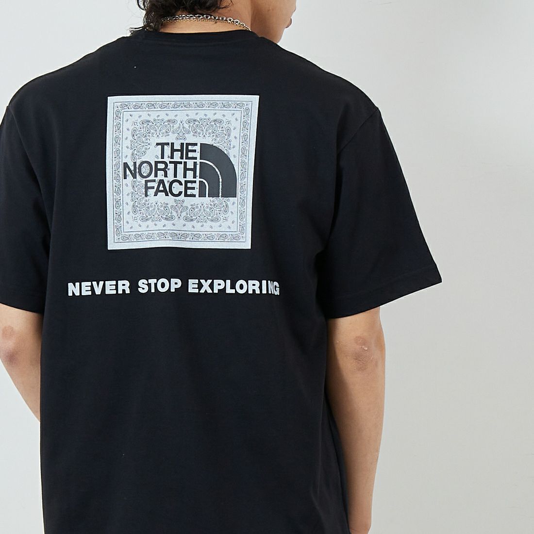 THE NORTH FACE [ザ ノースフェイス] ショートスリーブ バンダナスクエアロゴTシャツ [NT32446] K2 &&モデル身長：179cm 着用サイズ：L&&