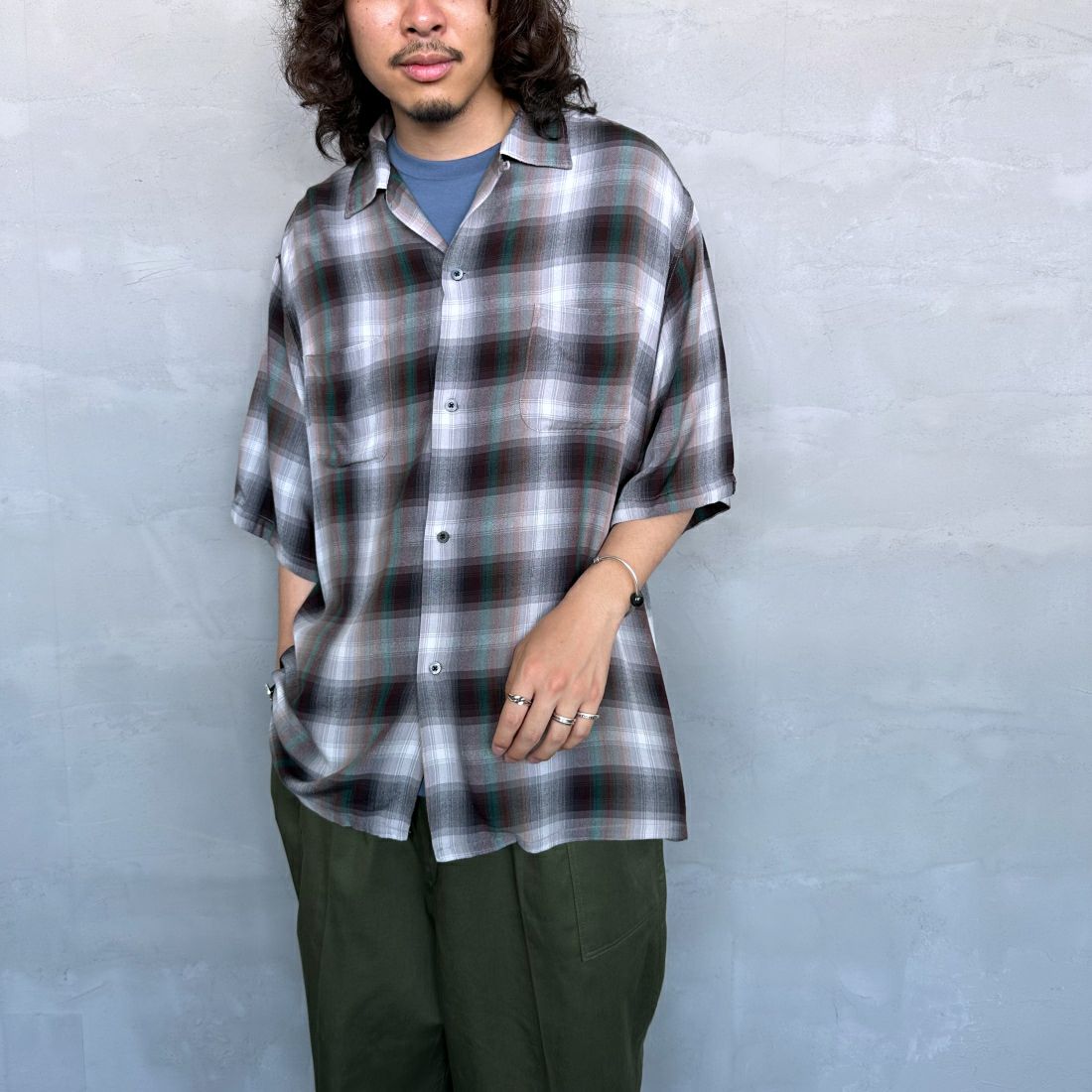 DAN RIVER [ダンリバー] 別注 レーヨンオープンカラーチェックシャツ [DR24S002-JF] BLK/BRN &&モデル身長：173cm 着用サイズ：M&&