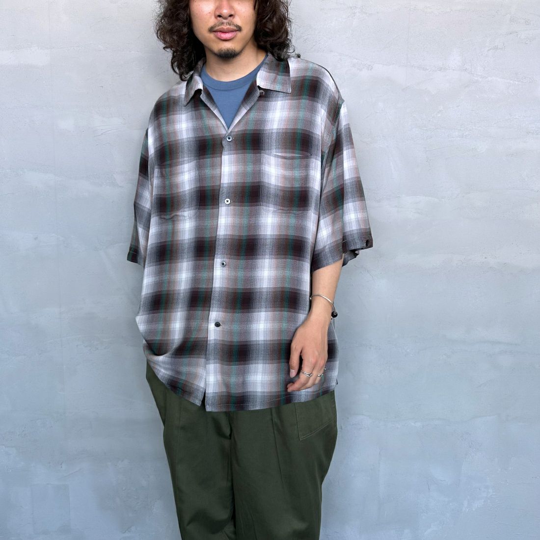 DAN RIVER [ダンリバー] 別注 レーヨンオープンカラーチェックシャツ [DR24S002-JF] BLK/BRN &&モデル身長：173cm 着用サイズ：L&&