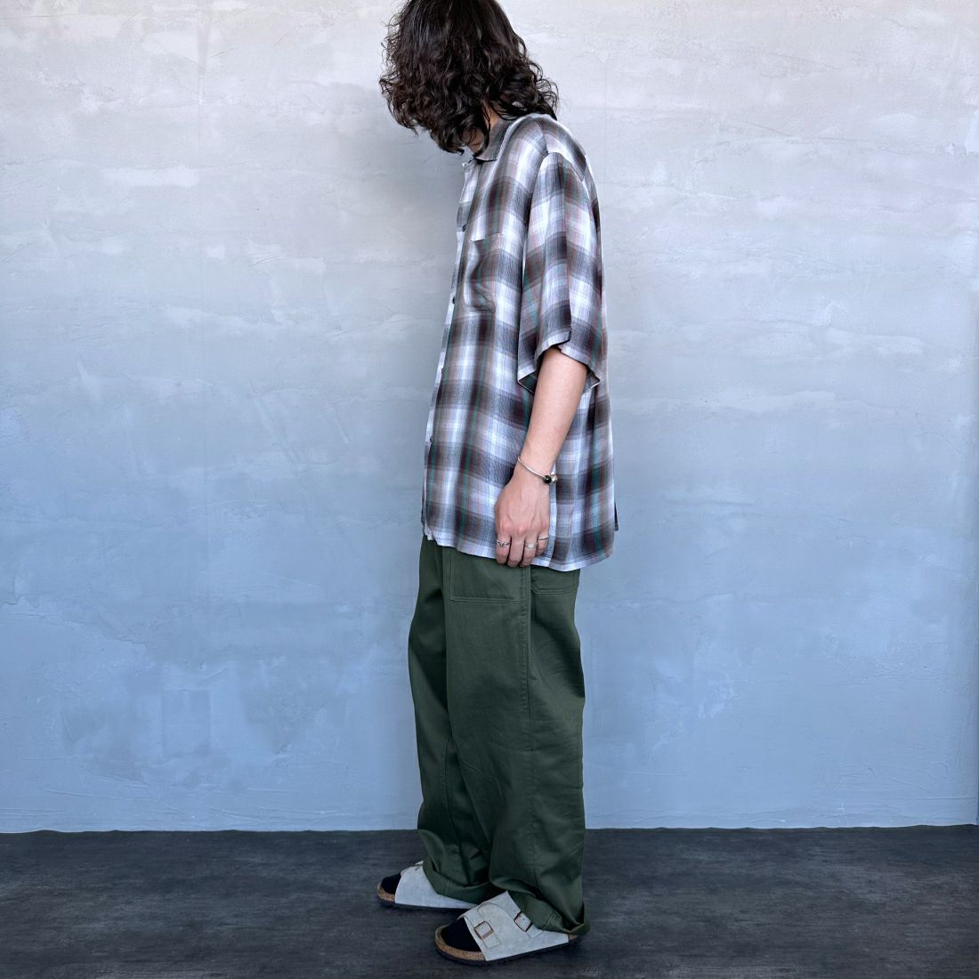 DAN RIVER [ダンリバー] 別注 レーヨンオープンカラーチェックシャツ [DR24S002-JF] BLK/BRN &&モデル身長：173cm 着用サイズ：M&&