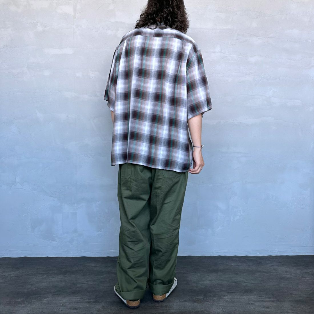 DAN RIVER [ダンリバー] 別注 レーヨンオープンカラーチェックシャツ [DR24S002-JF] BLK/BRN &&モデル身長：173cm 着用サイズ：M&&