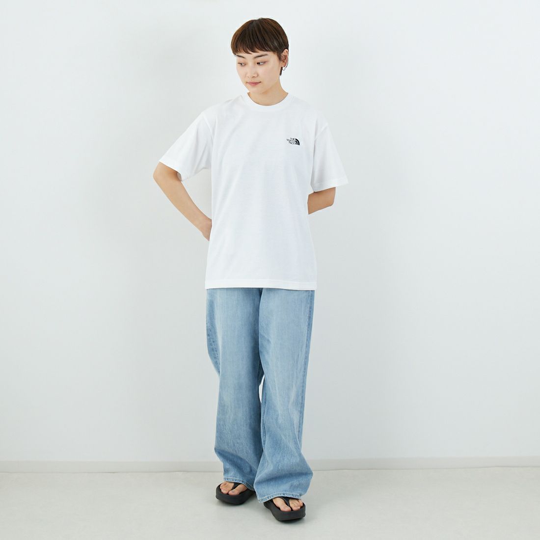 THE NORTH FACE [ザ ノースフェイス] ショートスリーブ バックスクエアロゴTシャツ [NT32447] W2 &&モデル身長：160cm 着用サイズ：S&&