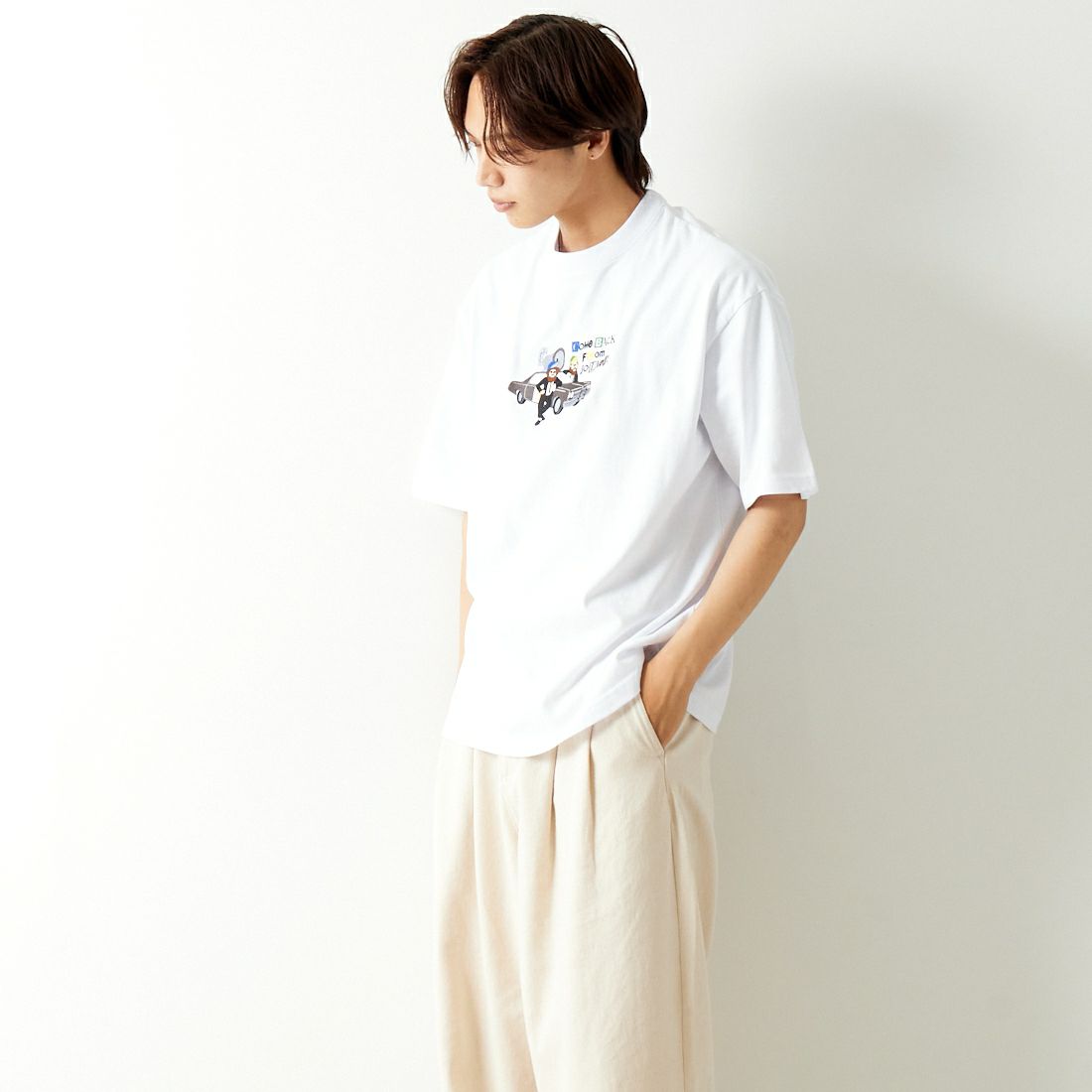 33Degrees [サーティースリーディグリーズ] 髭おじさんサガラ刺繍半袖Tシャツ [TDR-242-024] H WHITE &&モデル身長：179cm 着用サイズ：L&&