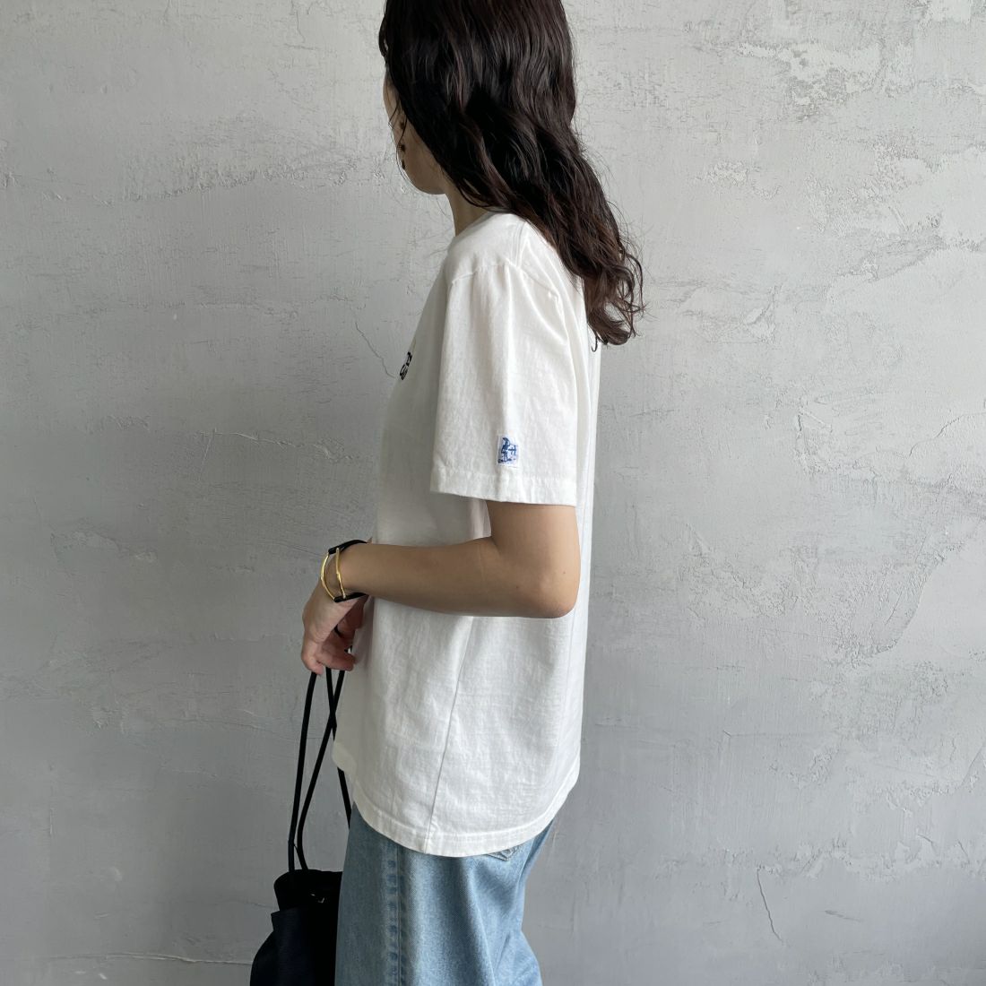 The Endless Summer [エンドレスサマー] 別注 花柄ワンポイント刺繍ロゴ ショートスリーブTシャツ [FH-24574503-JF] 07 WHITE &&モデル身長：160cm 着用サイズ：S&&