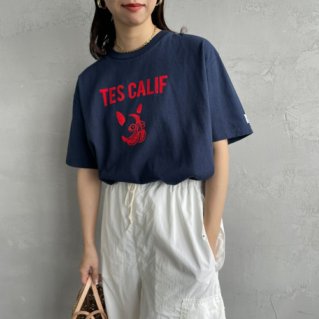 The Endless Summer [エンドレスサマー] 別注 ショート丈 BUHIカレッジロゴプリントTシャツ [FH-24574506-JF]