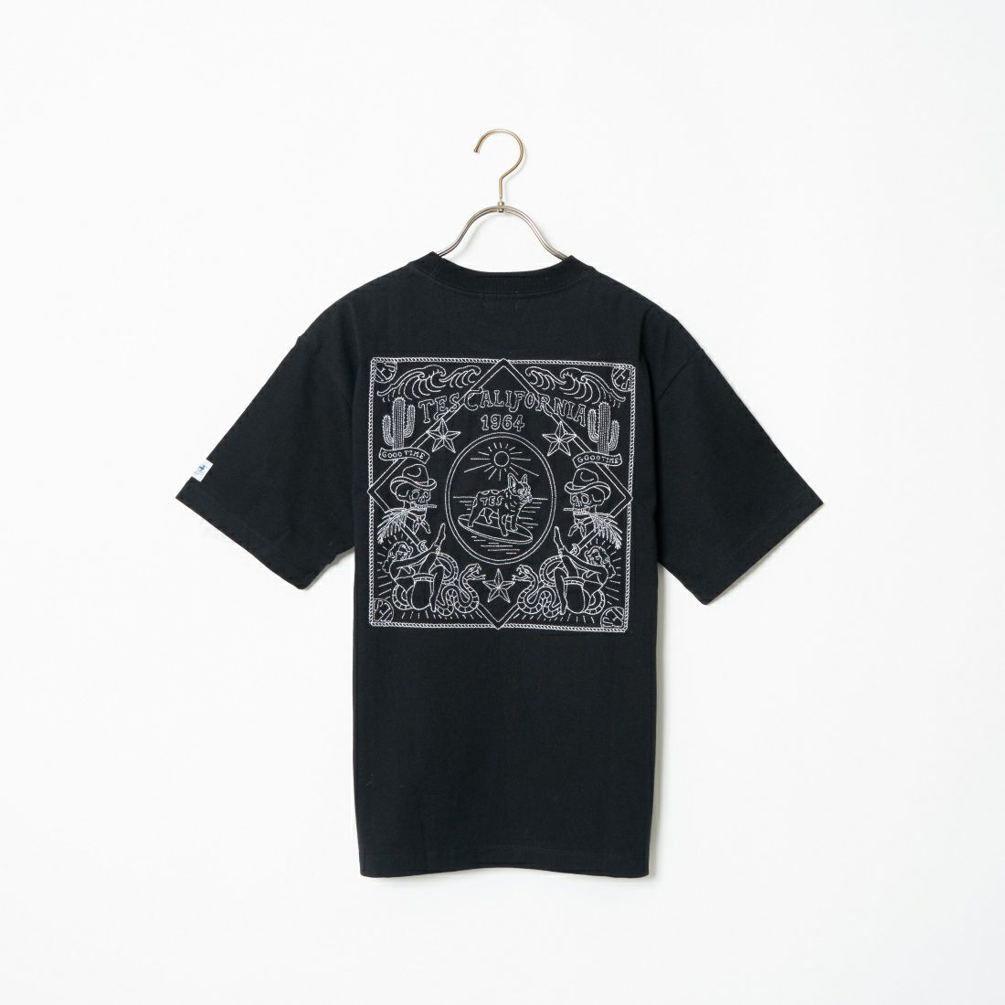 01 BLACK