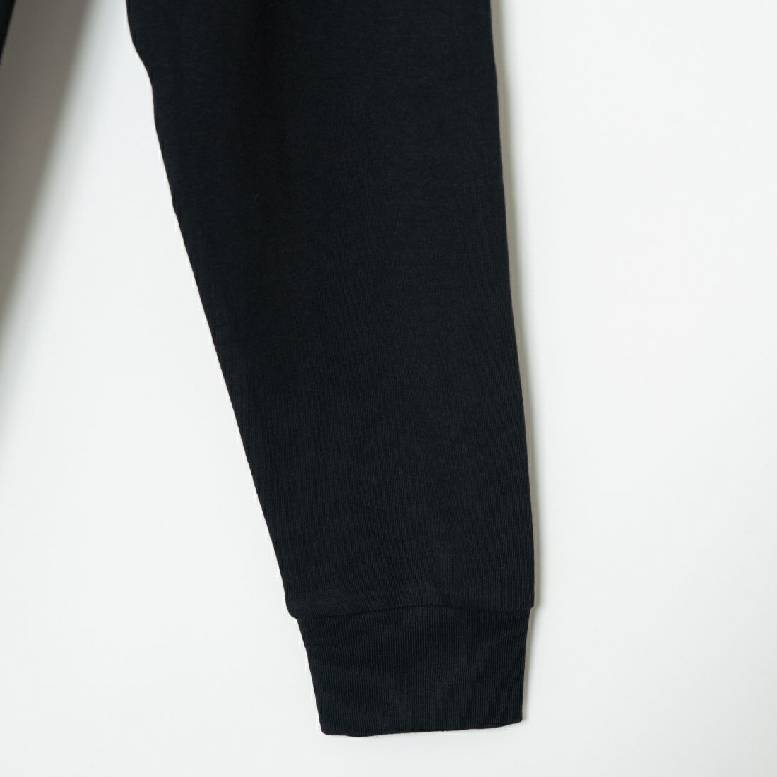 carhartt WIP [カーハートダブリューアイピー] ロングスリーブポケットTシャツ [I030437] BLACK &&モデル身長：173cm 着用サイズ：M&&