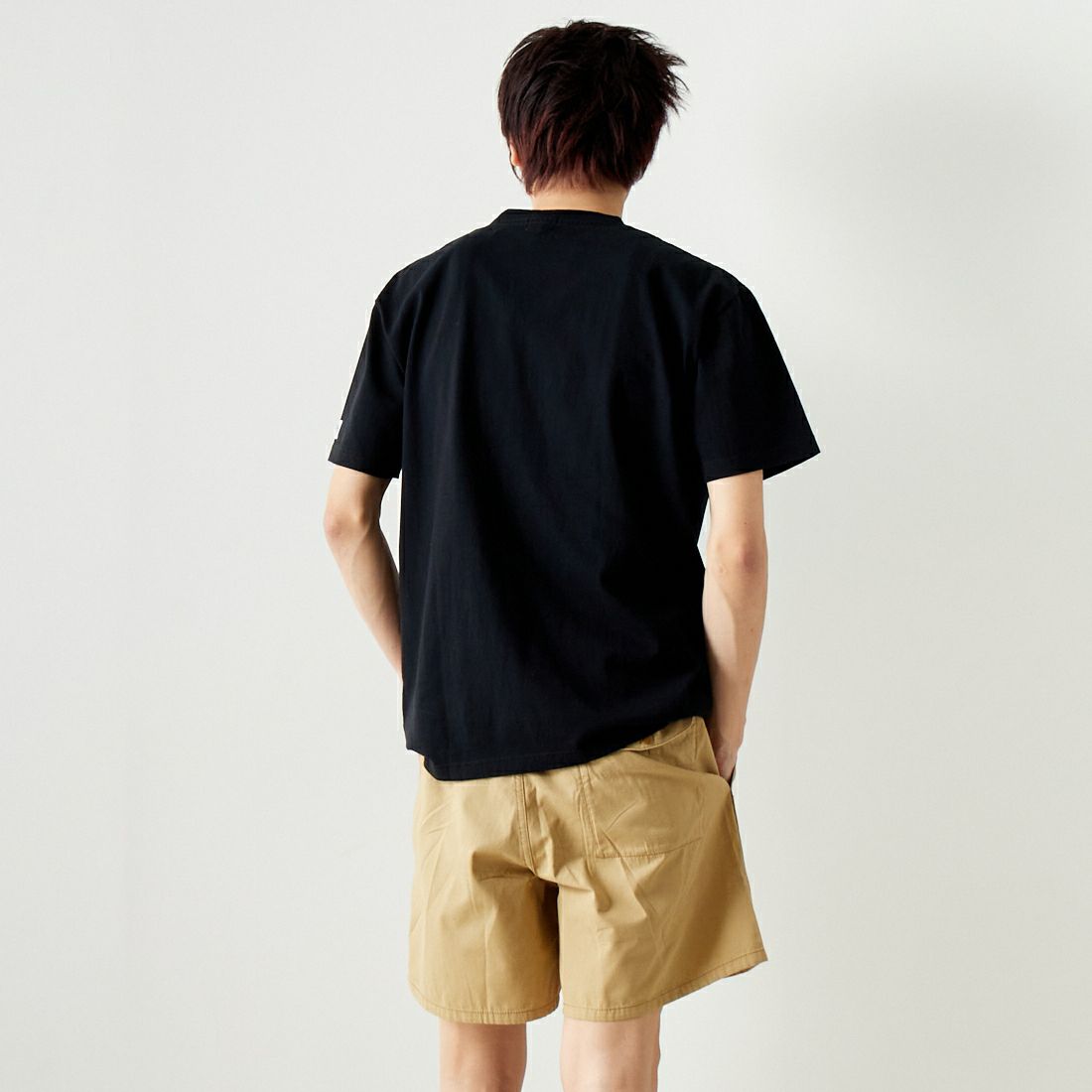 The Endless Summer [エンドレスサマー] 別注 花柄ワンポイント刺繍ロゴ ショートスリーブTシャツ [FH-24574503-JF] 01 BLACK &&モデル身長：182cm 着用サイズ：L&&