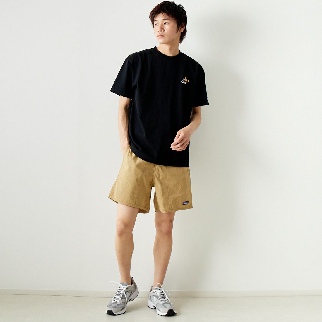 The Endless Summer [エンドレスサマー] 別注 花柄ワンポイント刺繍ロゴ ショートスリーブTシャツ [FH-24574503-JF] 01 BLACK &&モデル身長：182cm 着用サイズ：L&&