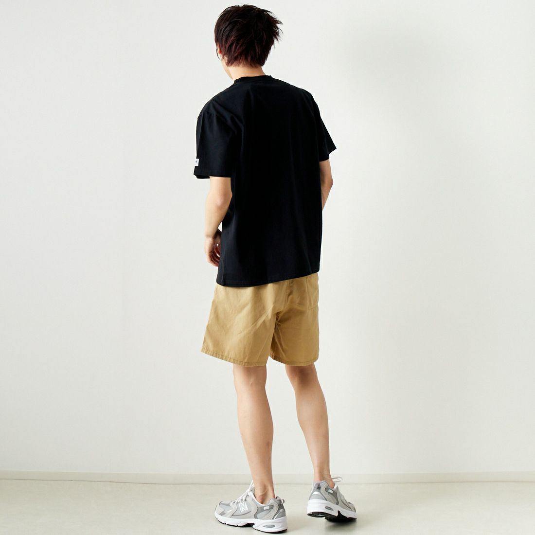 The Endless Summer [エンドレスサマー] 別注 花柄ワンポイント刺繍ロゴ ショートスリーブTシャツ [FH-24574503-JF] 01 BLACK &&モデル身長：182cm 着用サイズ：L&&