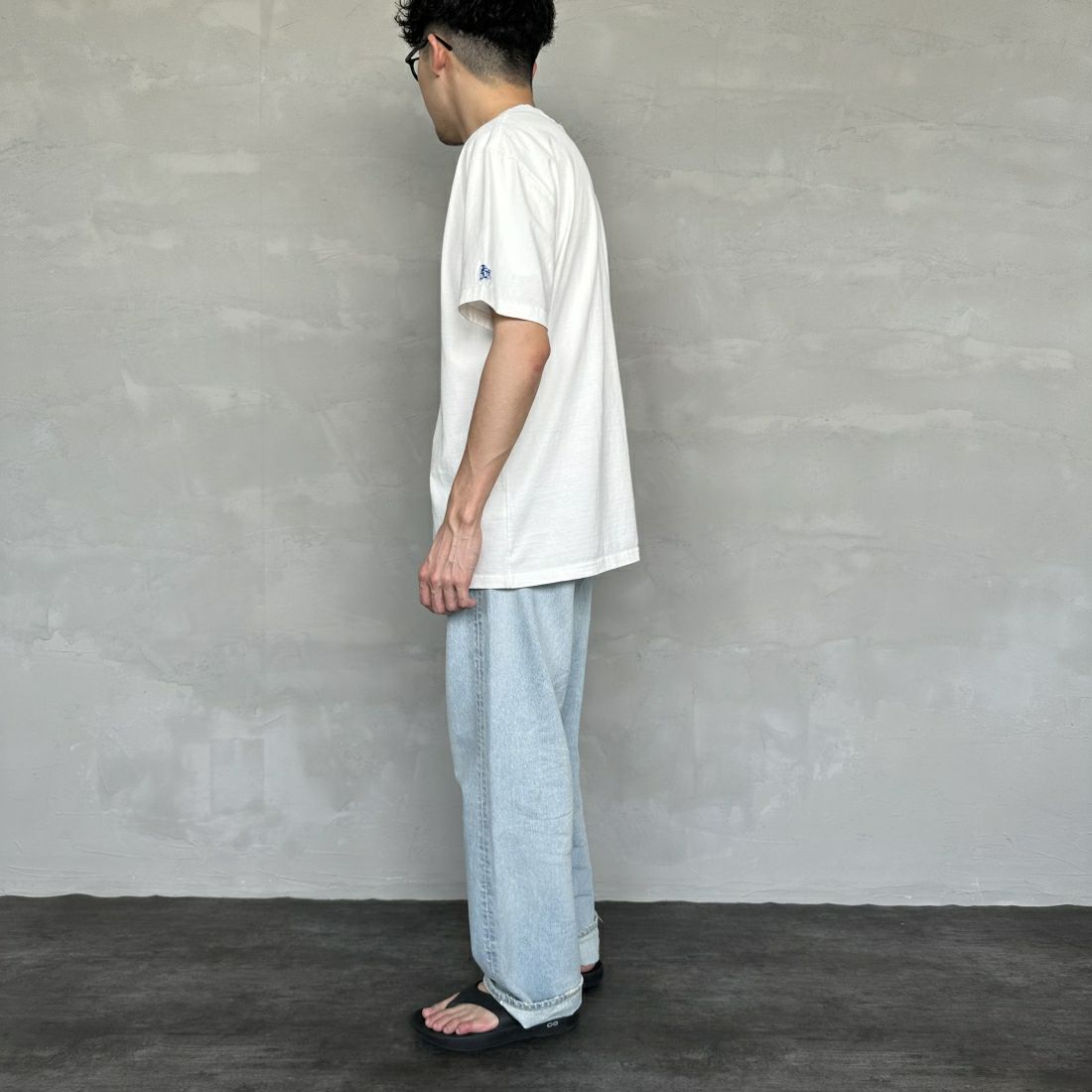 The Endless Summer [エンドレスサマー] 別注 花柄ワンポイント刺繍ロゴ ショートスリーブTシャツ [FH-24574503-JF] 07 WHITE &&モデル身長：168cm 着用サイズ：XL&&