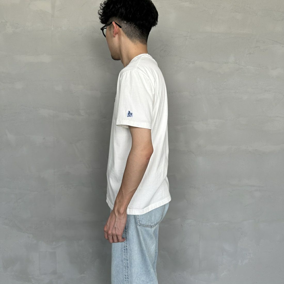 The Endless Summer [エンドレスサマー] 別注 花柄ワンポイント刺繍ロゴ ショートスリーブTシャツ [FH-24574503-JF] 07 WHITE &&モデル身長：168cm 着用サイズ：M&&