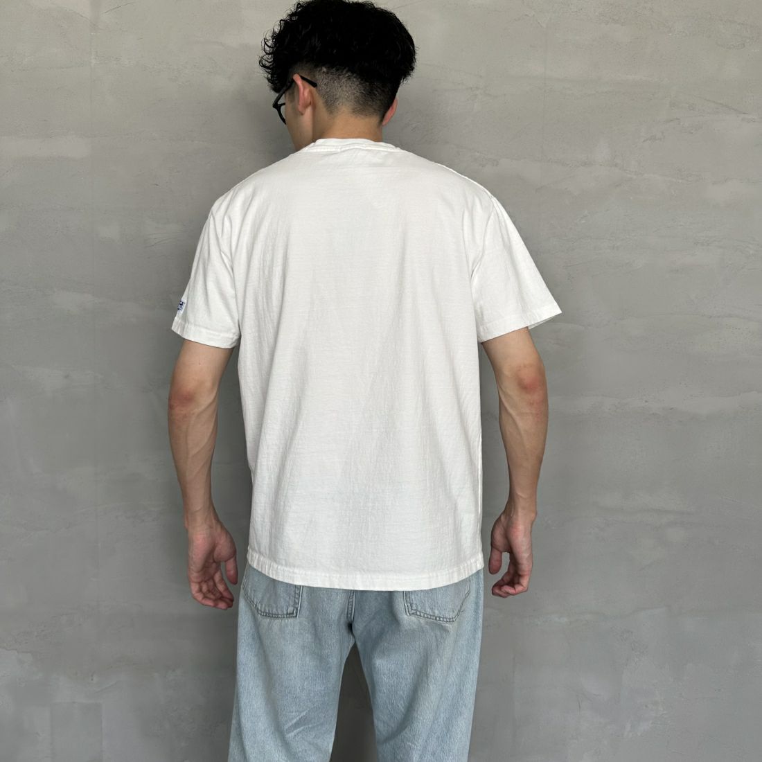 The Endless Summer [エンドレスサマー] 別注 花柄ワンポイント刺繍ロゴ ショートスリーブTシャツ [FH-24574503-JF] 07 WHITE &&モデル身長：168cm 着用サイズ：M&&
