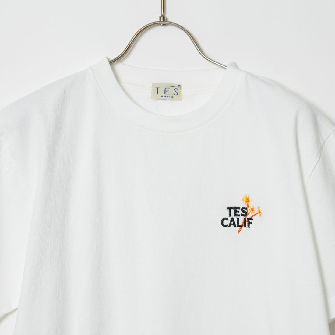 The Endless Summer [エンドレスサマー] 別注 花柄ワンポイント刺繍ロゴ ショートスリーブTシャツ [FH-24574503-JF] 07 WHITE