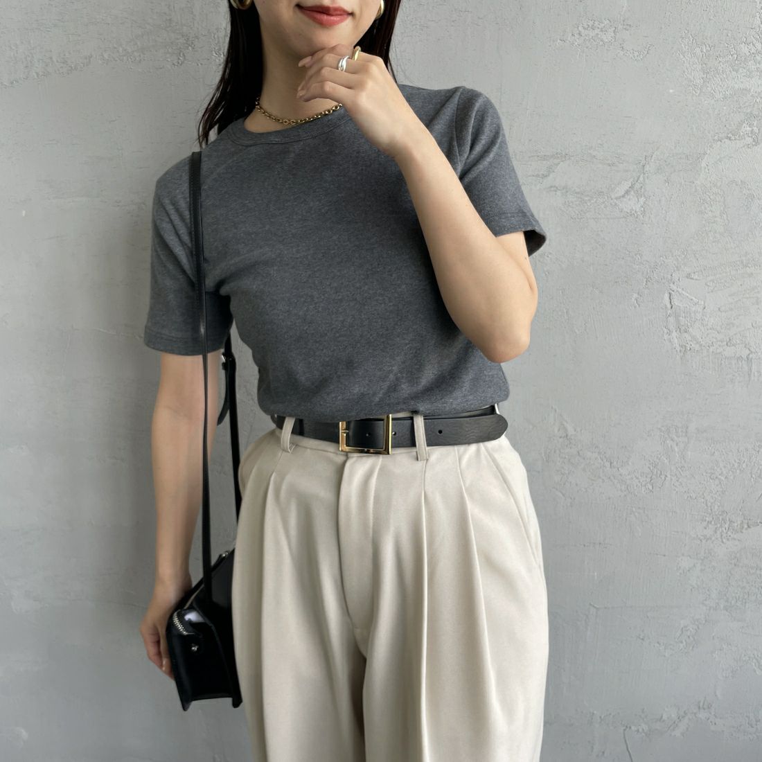 GICIPI [ジチピ] CRISTALLO クルーネックTシャツ [2412P] CARBONE &&モデル身長：163cm 着用サイズ：1&&