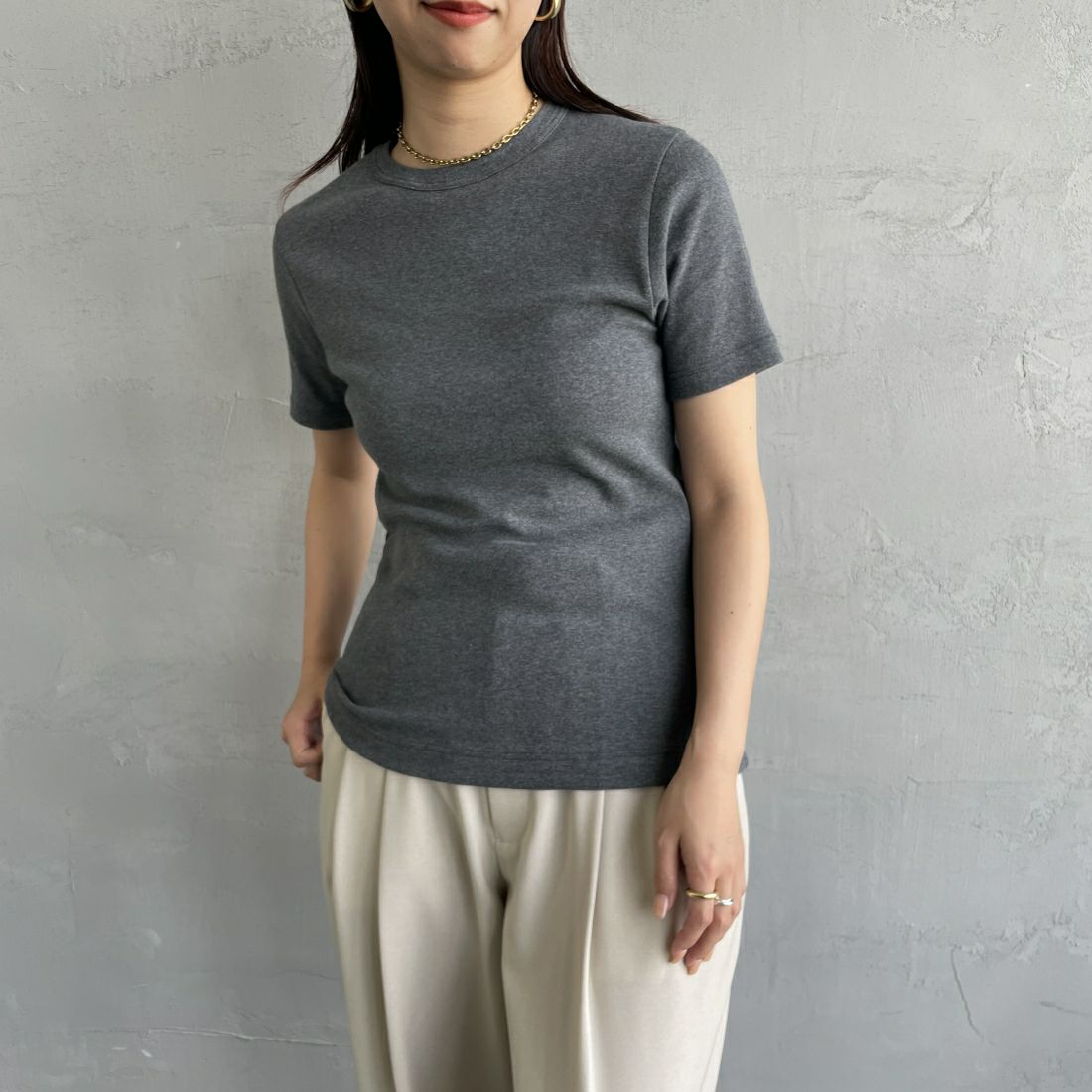 GICIPI [ジチピ] CRISTALLO クルーネックTシャツ [2412P] CARBONE &&モデル身長：163cm 着用サイズ：1&&