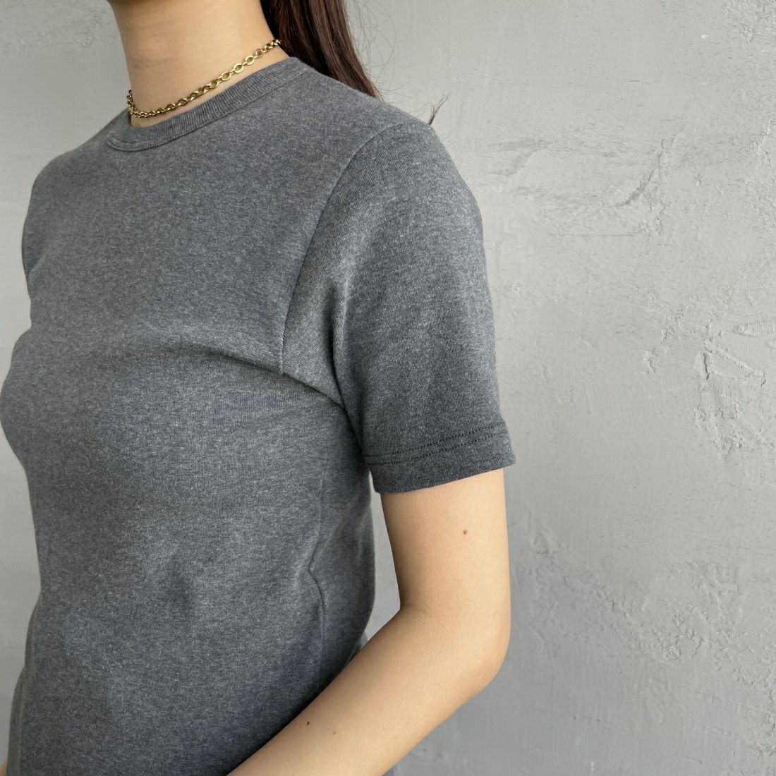 GICIPI [ジチピ] CRISTALLO クルーネックTシャツ [2412P] CARBONE &&モデル身長：163cm 着用サイズ：1&&
