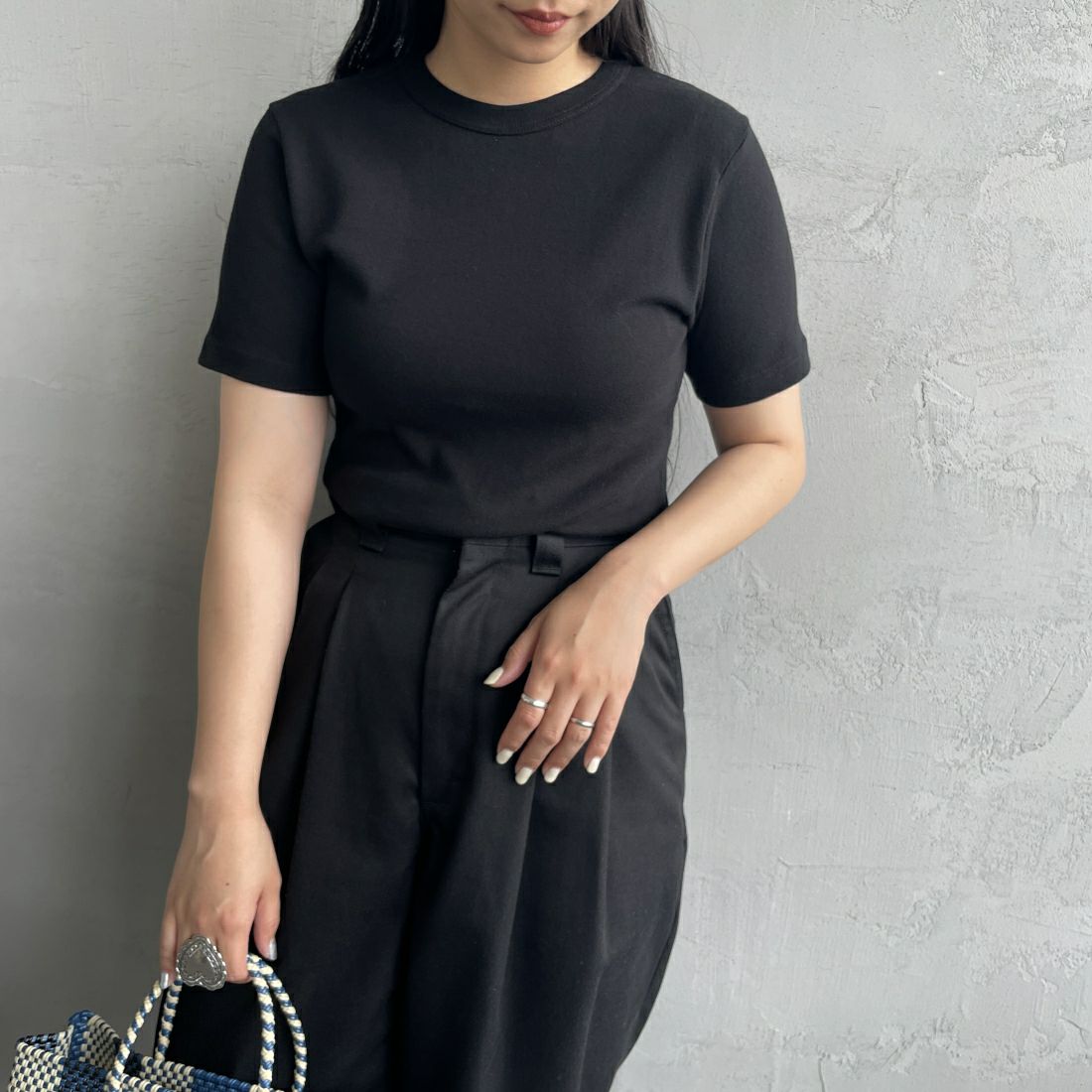 GICIPI [ジチピ] CRISTALLO クルーネックTシャツ [2412P] NERO &&モデル身長：156cm 着用サイズ：1&&