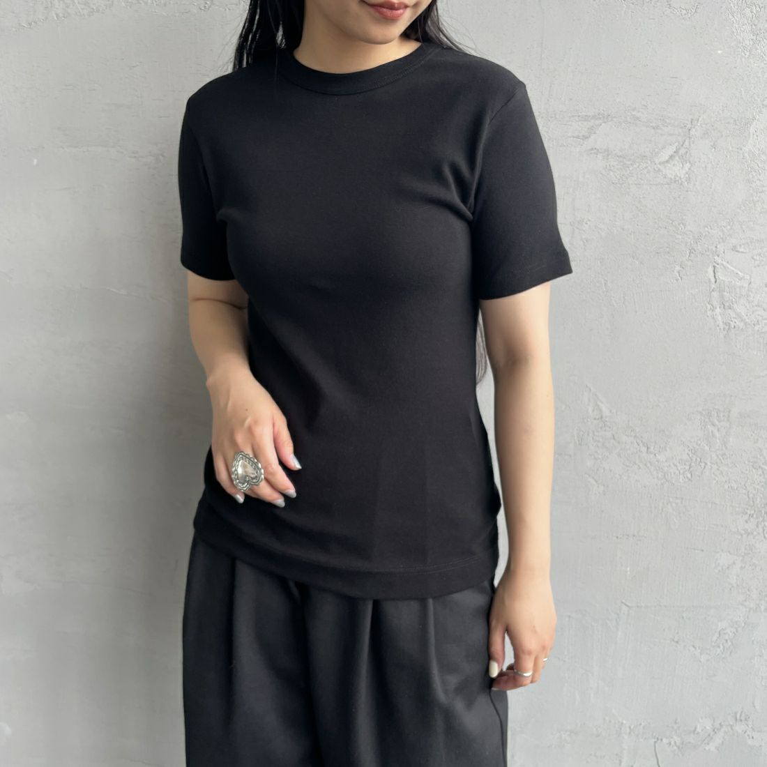 GICIPI [ジチピ] CRISTALLO クルーネックTシャツ [2412P] NERO &&モデル身長：156cm 着用サイズ：1&&