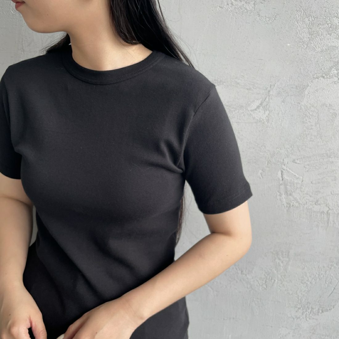 GICIPI [ジチピ] CRISTALLO クルーネックTシャツ [2412P] NERO &&モデル身長：156cm 着用サイズ：1&&
