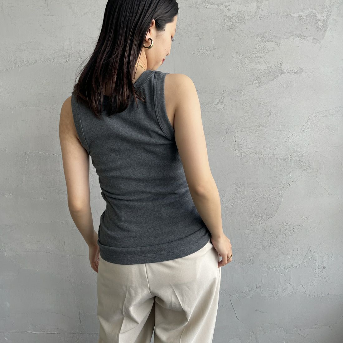GICIPI [ジチピ] VANADIO タンクトップ [2410P] CARBONE &&モデル身長：163cm 着用サイズ：1&&