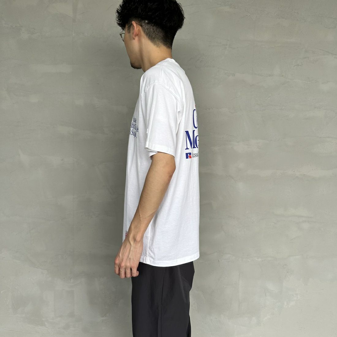 Berkley × RUSSELL ATHLETIC [バークレー × ラッセルアスレチック] 別注 CATCH MORE FISH バックプリントTシャツ [RBK-24175IN-JF1] WHITE &&モデル身長：168cm 着用サイズ：L&&