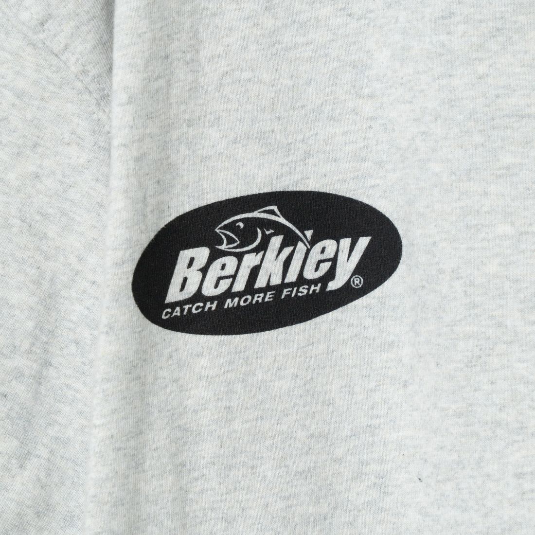 Berkley × RUSSELL ATHLETIC [バークレー × ラッセルアスレチック] 別注 CATCH MORE FISH バックプリントTシャツ [RBK-24175IN-JF1] ASH