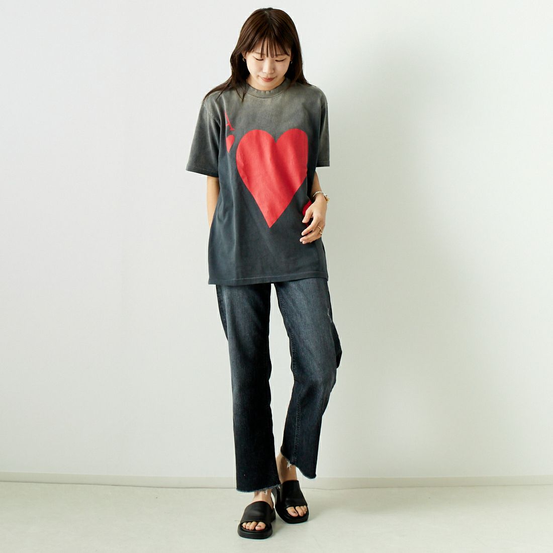 JACKSON MATISSE [ジャクソンマティス] ハートA Tシャツ [JM24SS031] BLACK &&モデル身長：167cm 着用サイズ：M&&