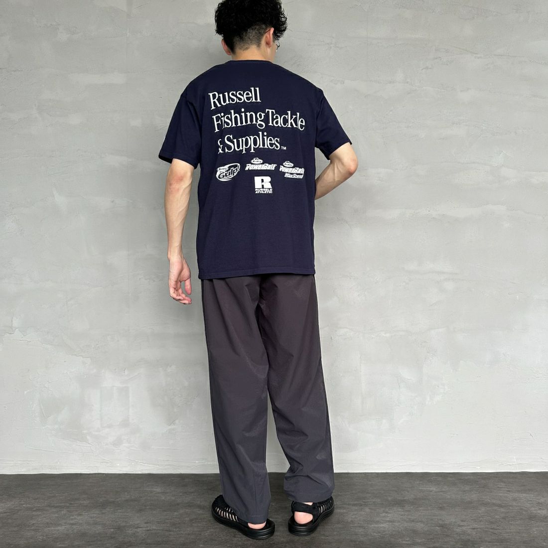 Berkley × RUSSELL ATHLETIC [バークレー × ラッセルアスレチック] 別注 バックプリントTシャツ [RBK-24175IN-JF2] NAVY &&モデル身長：168cm 着用サイズ：M&&