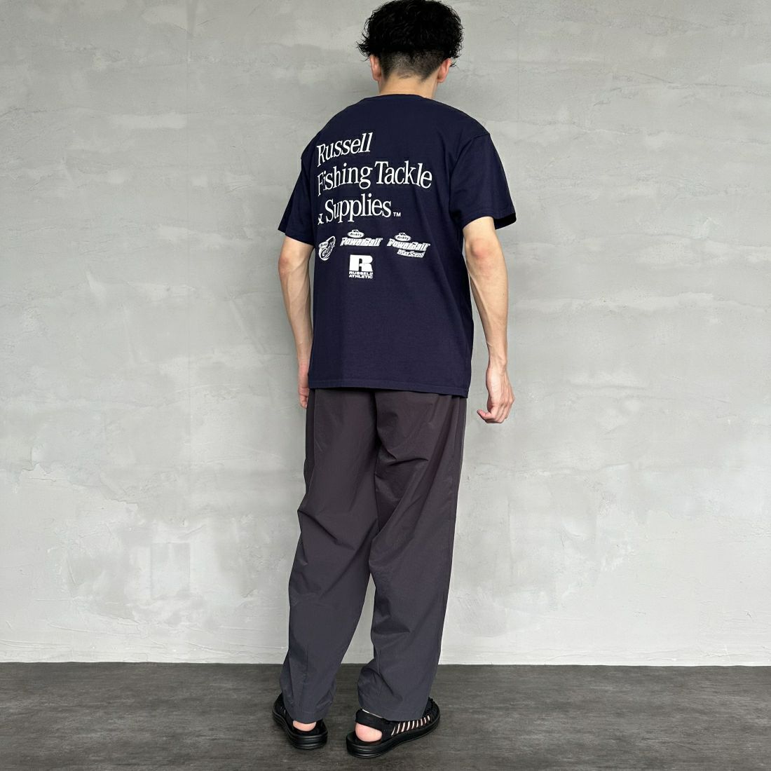 Berkley × RUSSELL ATHLETIC [バークレー × ラッセルアスレチック] 別注 バックプリントTシャツ [RBK-24175IN-JF2] NAVY &&モデル身長：168cm 着用サイズ：M&&
