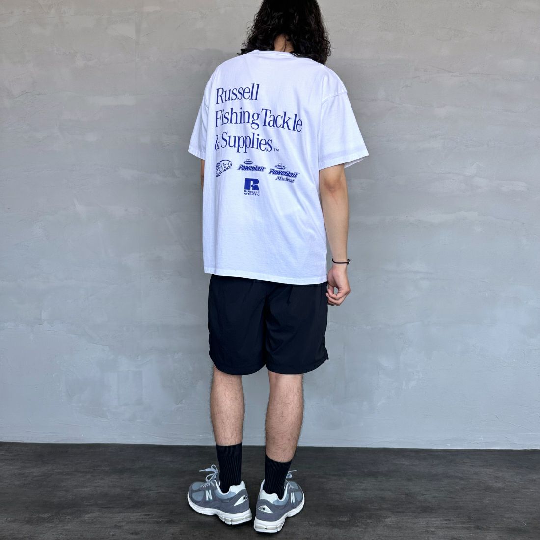Berkley × RUSSELL ATHLETIC [バークレー × ラッセルアスレチック] 別注 バックプリントTシャツ [RBK-24175IN-JF2] WHITE &&モデル身長：173cm 着用サイズ：L&&