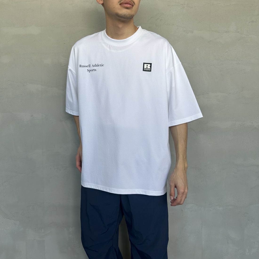 RUSSELL ATHLETIC [ラッセル アスレチック] 別注 DRI POWER ワンポイントロゴTシャツ [RJ-24170IN-JF] WHITE &&モデル身長：168cm 着用サイズ：L&&
