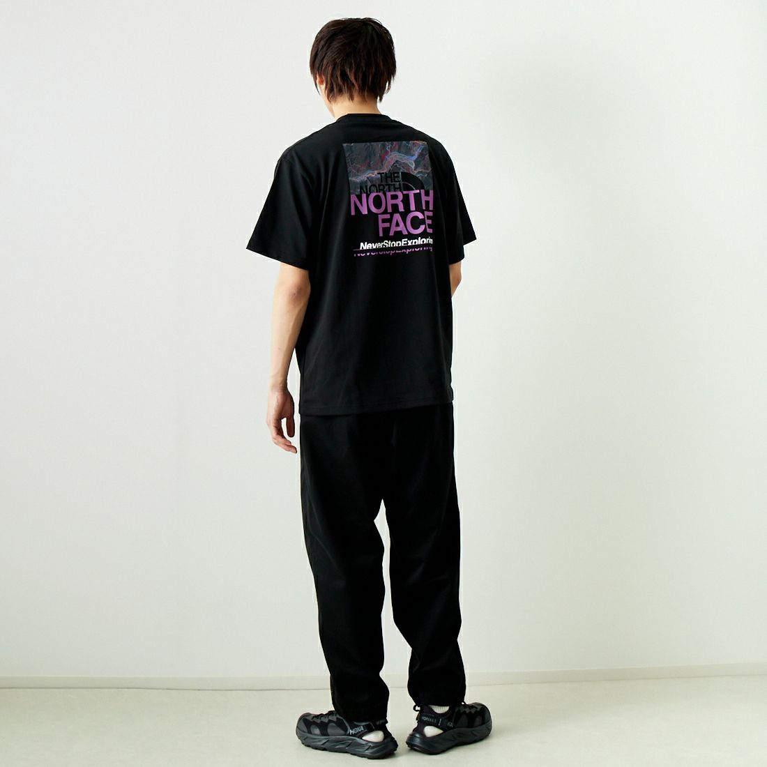 THE NORTH FACE [ザ ノースフェイス] ショートスリーブハーフスウィッチングロゴTシャツ [NT32458] K &&モデル身長：182cm 着用サイズ：L&&
