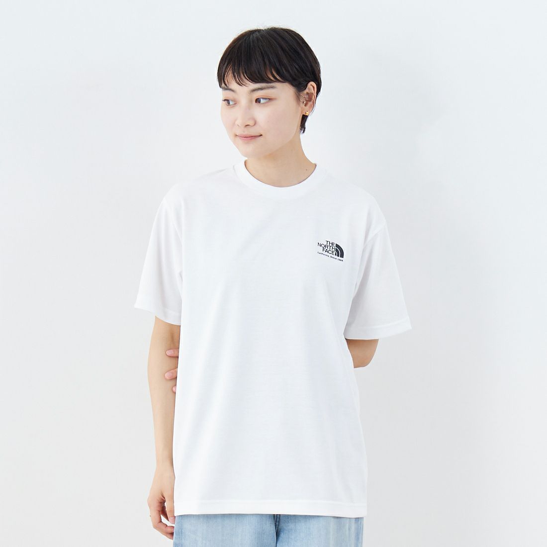 THE NORTH FACE [ザ ノースフェイス] ショートスリーブ ヒストリカルロゴTシャツ [NT32407] W &&モデル身長：160cm 着用サイズ：S&&