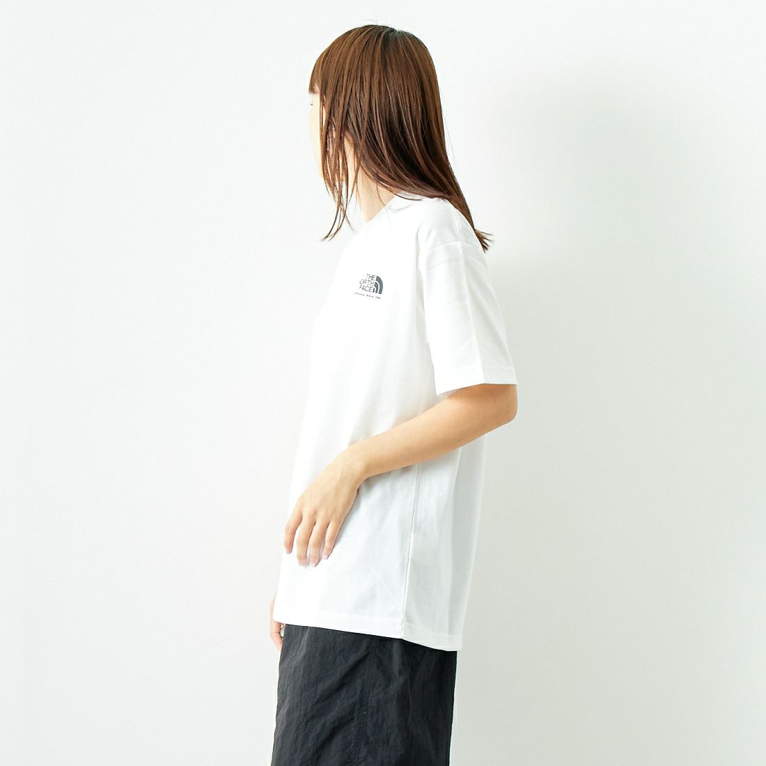 THE NORTH FACE [ザ ノースフェイス] ショートスリーブ ヒストリカルロゴTシャツ [NT32407] W &&モデル身長：167cm 着用サイズ：S&&