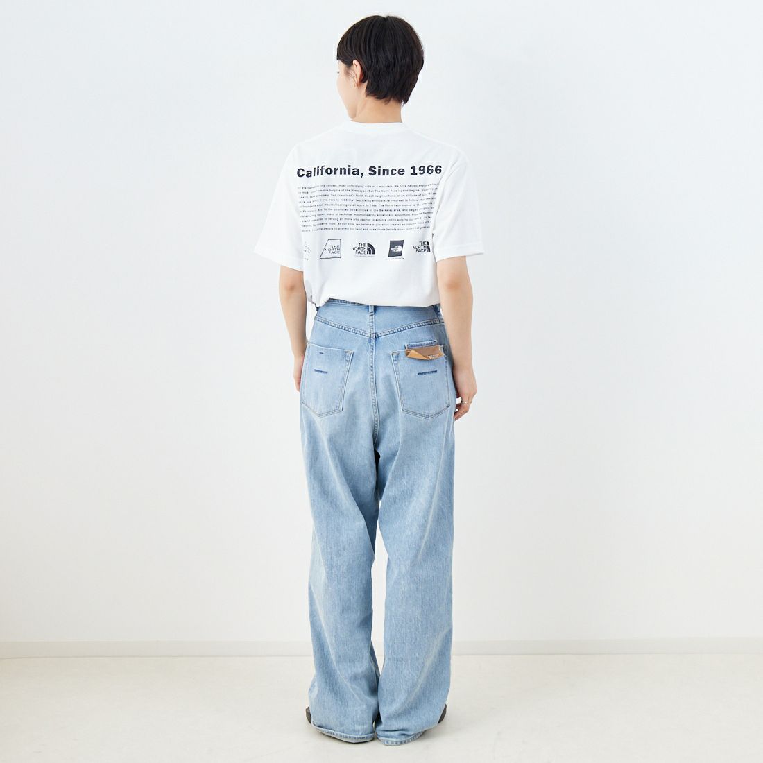 THE NORTH FACE [ザ ノースフェイス] ショートスリーブ ヒストリカルロゴTシャツ [NT32407] W &&モデル身長：160cm 着用サイズ：S&&
