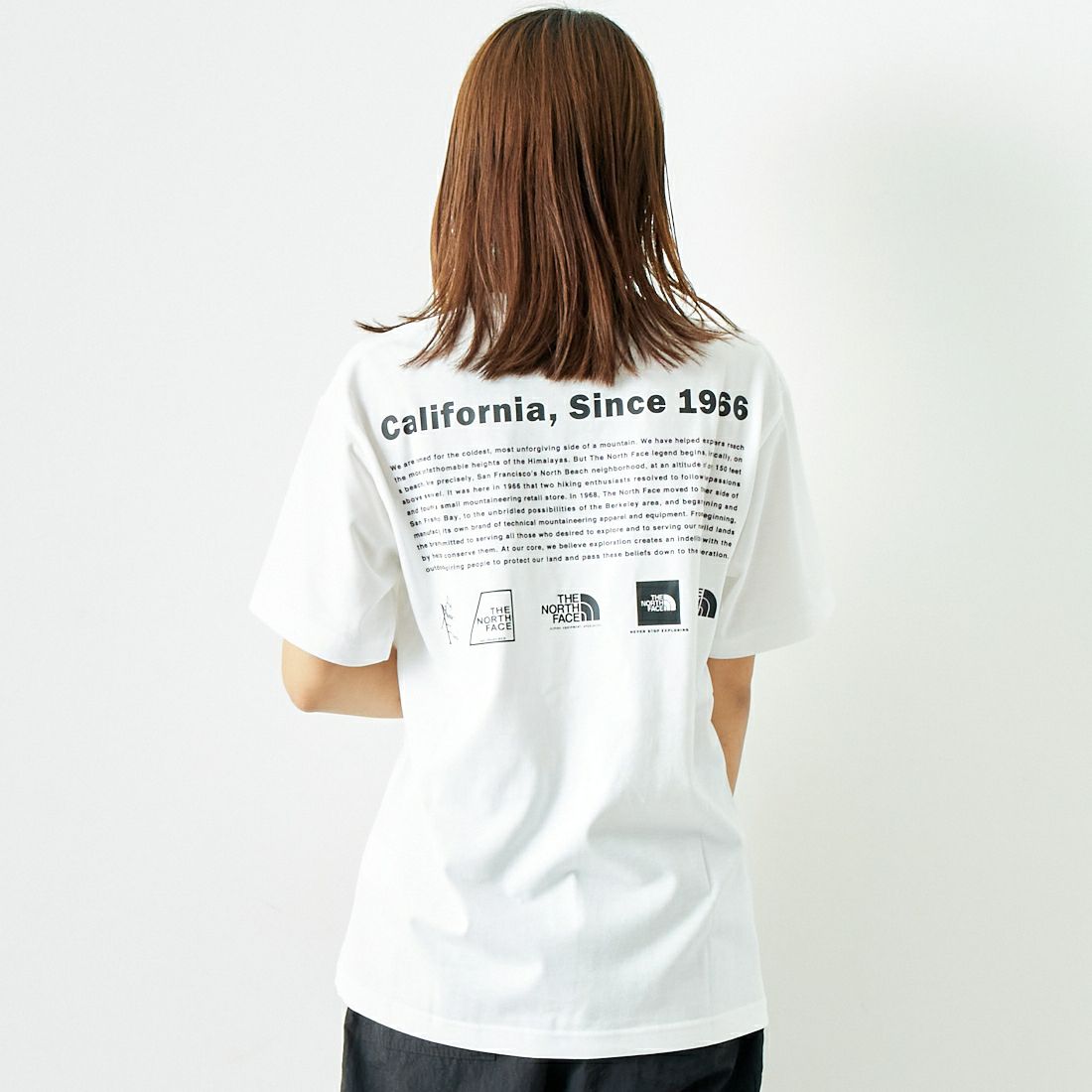 THE NORTH FACE [ザ ノースフェイス] ショートスリーブ ヒストリカルロゴTシャツ [NT32407] W &&モデル身長：167cm 着用サイズ：S&&