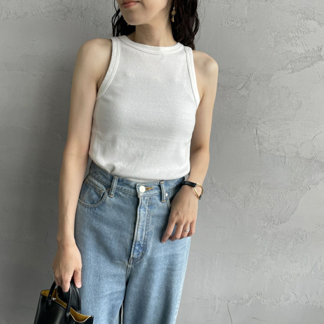 01 WHITE