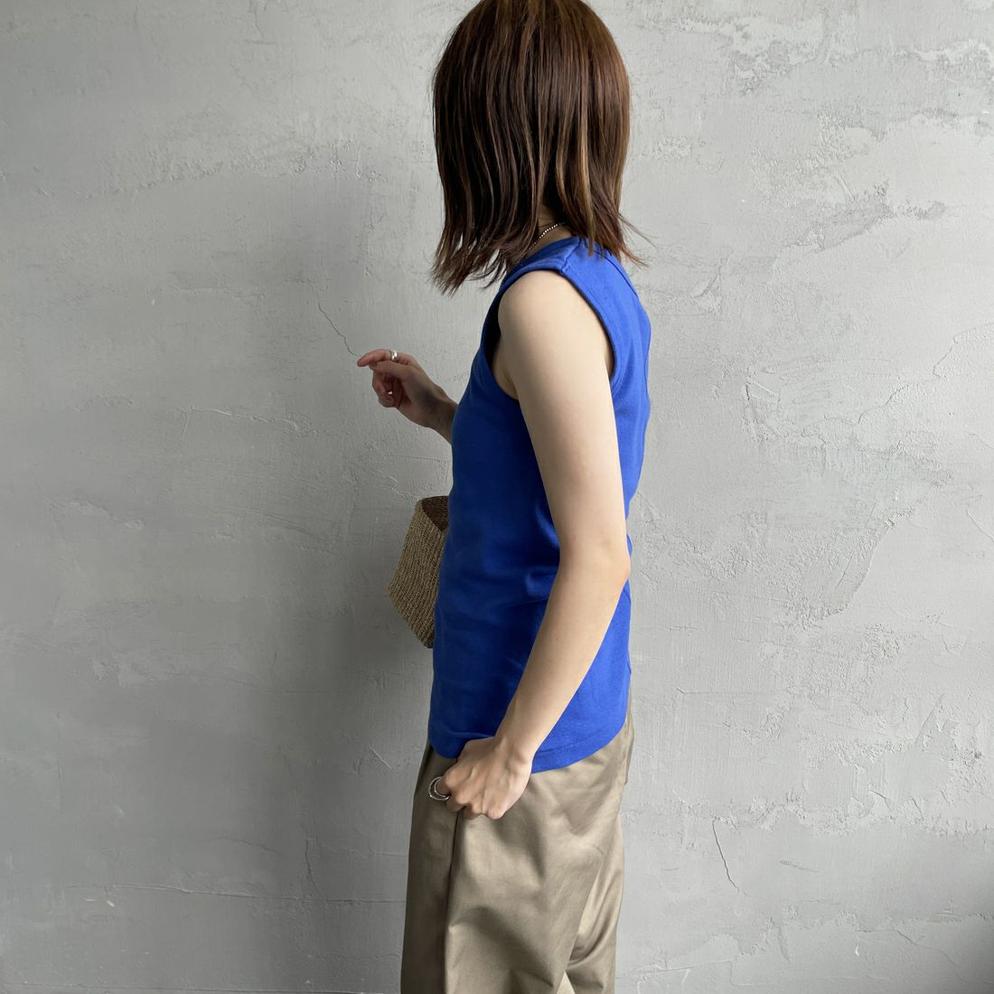 THE SHINZONE [ザ シンゾーン] サーキュラーリブ ノースリーブTシャツ [24MMSCU07] 84 D.BLUE &&モデル身長：158cm 着用サイズ：F0&&