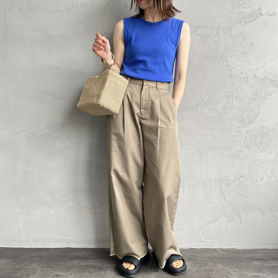 THE SHINZONE [ザ シンゾーン] サーキュラーリブ ノースリーブTシャツ [24MMSCU07] 84 D.BLUE &&モデル身長：158cm 着用サイズ：F0&&