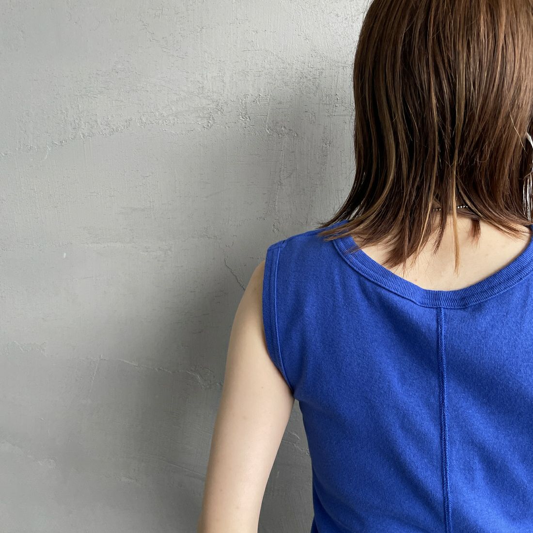 THE SHINZONE [ザ シンゾーン] サーキュラーリブ ノースリーブTシャツ [24MMSCU07] 84 D.BLUE &&モデル身長：158cm 着用サイズ：F0&&