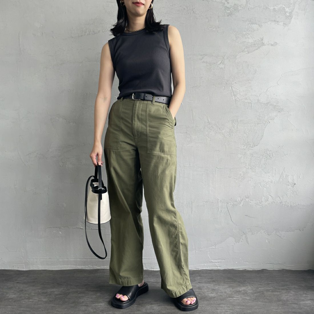 THE SHINZONE [ザ シンゾーン] サーキュラーリブ ノースリーブTシャツ [24MMSCU07] 07 BLACK &&モデル身長：163cm 着用サイズ：F0&&