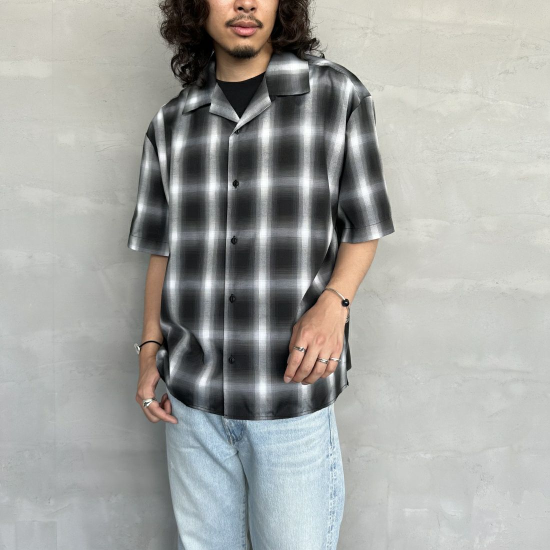 BIG MIKE [ビッグマイク] 別注 ショートスリーブ オンブレチェックシャツ [102425530PN-JF] BLK/WHT &&モデル身長：173cm 着用サイズ：L&&