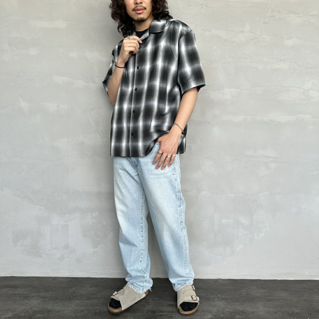 BIG MIKE [ビッグマイク] 別注 ショートスリーブ オンブレチェックシャツ [102425530PN-JF] BLK/WHT &&モデル身長：173cm 着用サイズ：L&&