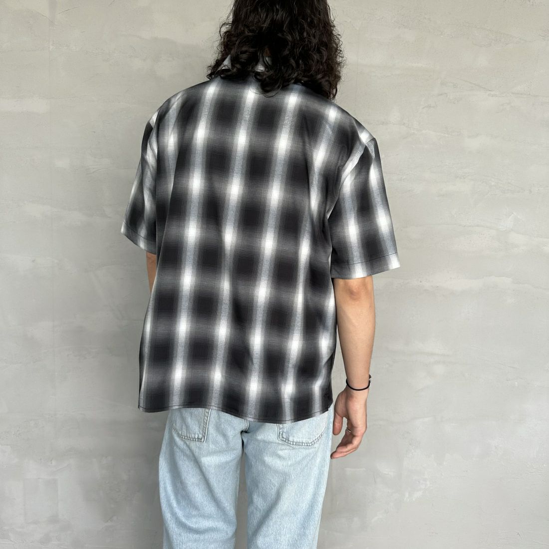 BIG MIKE [ビッグマイク] 別注 ショートスリーブ オンブレチェックシャツ [102425530PN-JF] BLK/WHT &&モデル身長：173cm 着用サイズ：M&&