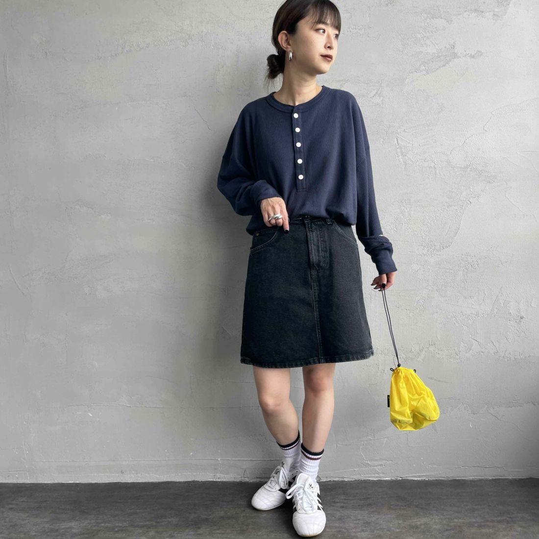 LEE [リー] デニムミニスカート [LL2634] 383 BLACK &&モデル身長：150cm 着用サイズ：S&&