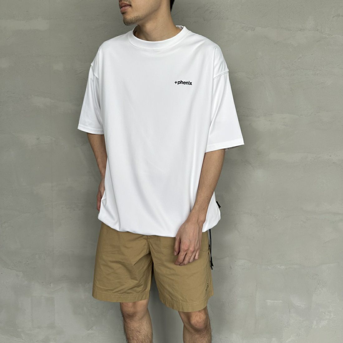 +phenix [プラスフェニックス] 別注 ワンポイント刺繍ロゴ ドローコードTシャツ [POT-24006IN-JF] WHITE &&モデル身長：168cm 着用サイズ：M&&